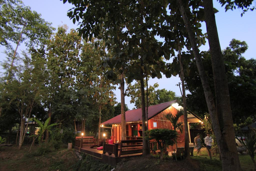 Villa Baan Suan Auy Kham à Mae Sai Extérieur photo